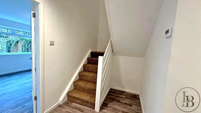 3 Bedroom Terraced House For Sale In Thorneywood Rise, Nottingham, NG3