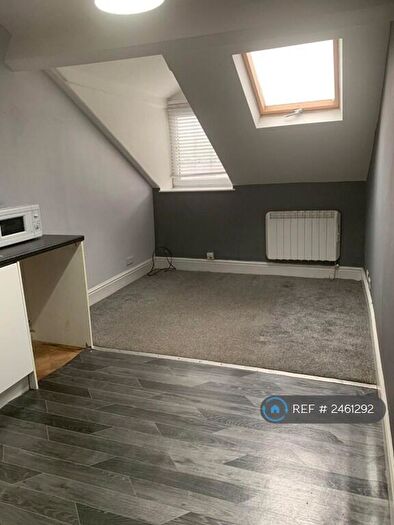 2 Bedroom Flat To Rent In Market Street, Buxton, SK17