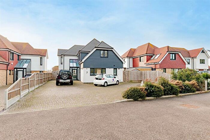5 Bedroom Detached House For Sale In Foreland Heights, Ramsgate, CT11