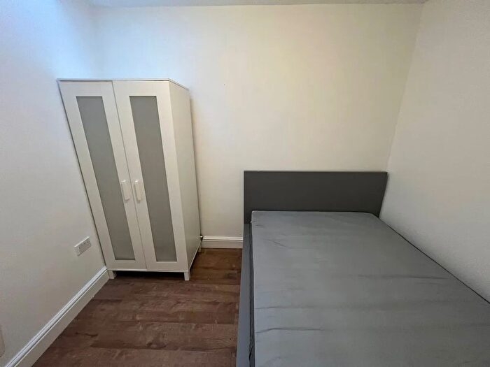 3 Bedroom Flat To Rent In St. Mary Road, London, E17