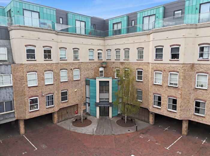 2 Bedroom Flat For Sale In New London Road, Gemini House, CM2