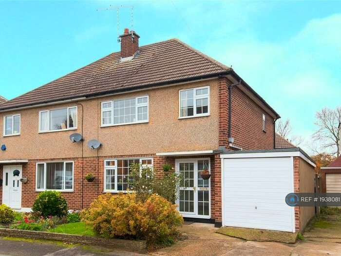 3 Bedroom Semi-Detached House To Rent In Carswell Close, Hutton, Brentwood, CM13