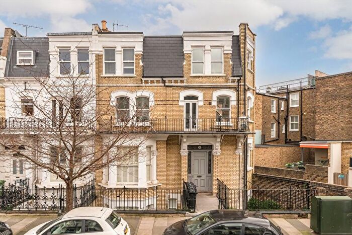 2 Bedroom Flat To Rent In Rostrevor Road, London, SW6