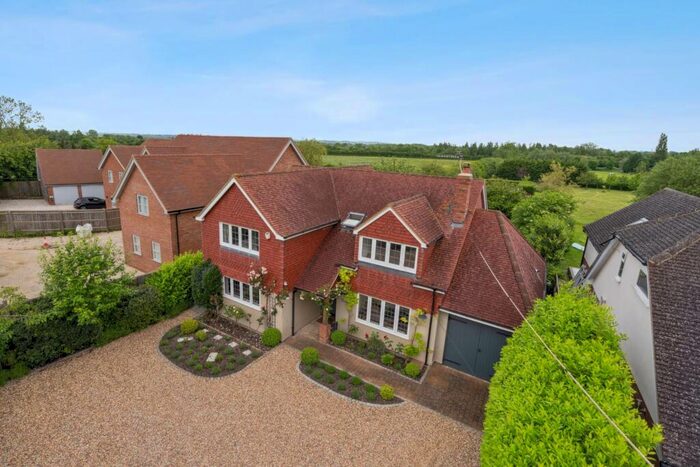 4 Bedroom Detached House For Sale In Buckland, HP22