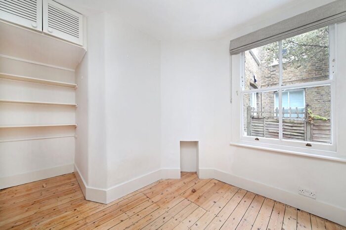 2 Bedroom Flat To Rent In Cowley Road, Mortlake, SW14