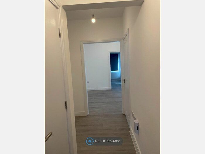 2 Bedroom Flat To Rent In Whitehall Road, Harrow, HA1