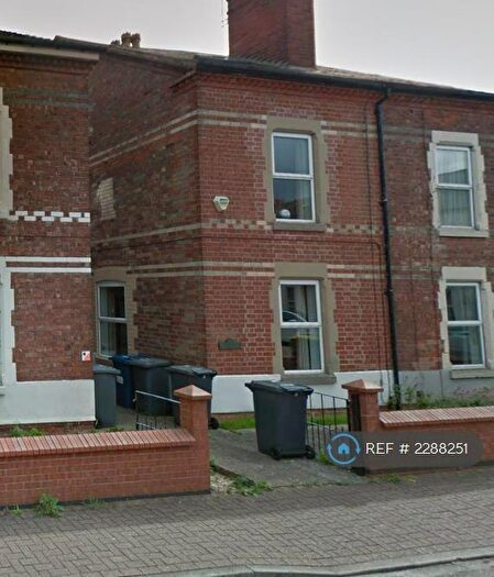 4 Bedroom Semi-Detached House To Rent In Bridge Grove, Nottingham, NG2