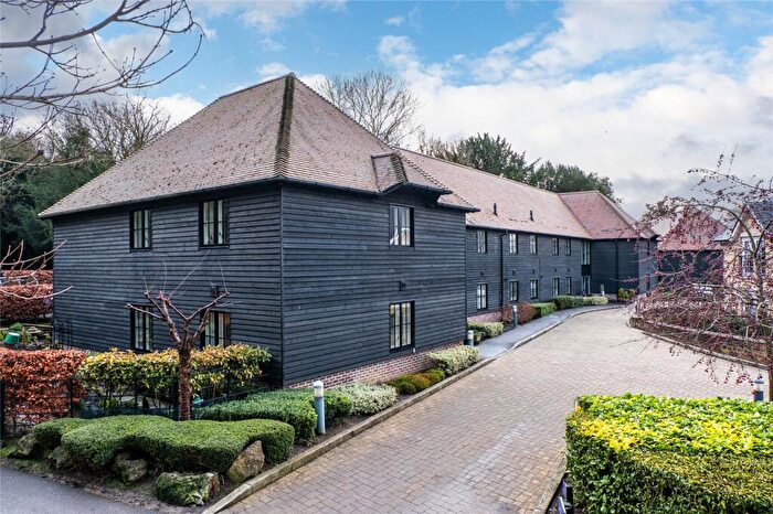 2 Bedroom Flat For Sale In Mote Park, Maidstone, Kent, ME15