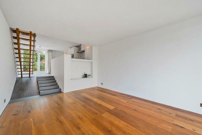 2 Bedroom Apartment To Rent In Crescent Road, Crouch End, N8