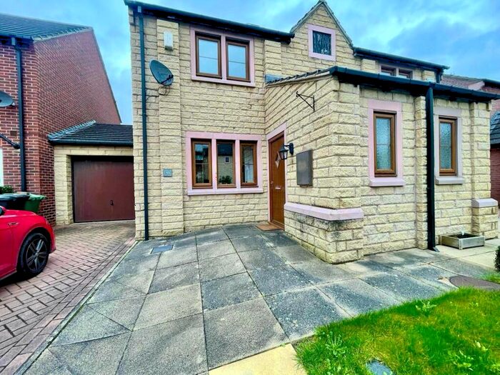 3 Bedroom Semi-Detached House To Rent In Swallow Drive, Pool In Wharfedale, Otley, West Yorkshire, Uk, LS21
