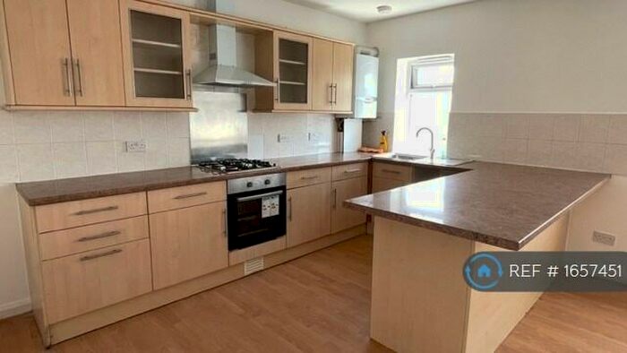 3 Bedroom Flat To Rent In Sherwood Park Avenue, Sidcup, Kent, DA15