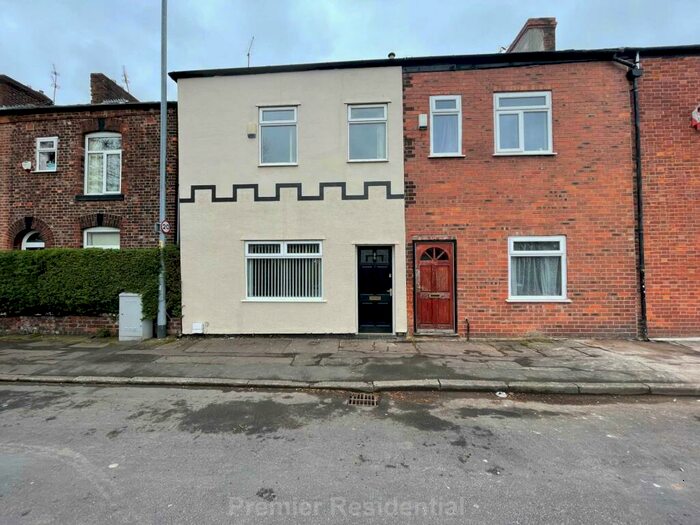 4 Bedroom Terraced House To Rent In Gaskell Street, Manchester, M40