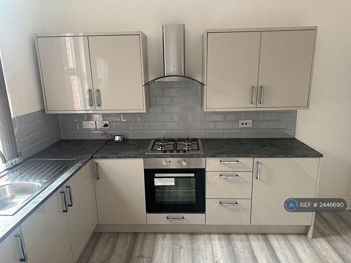 4 Bedroom Terraced House To Rent In Nowell Place, Leeds, LS9