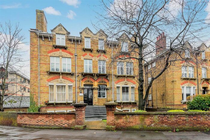 1 Bedroom Flat To Rent In Osborne Road, Windsor, SL4