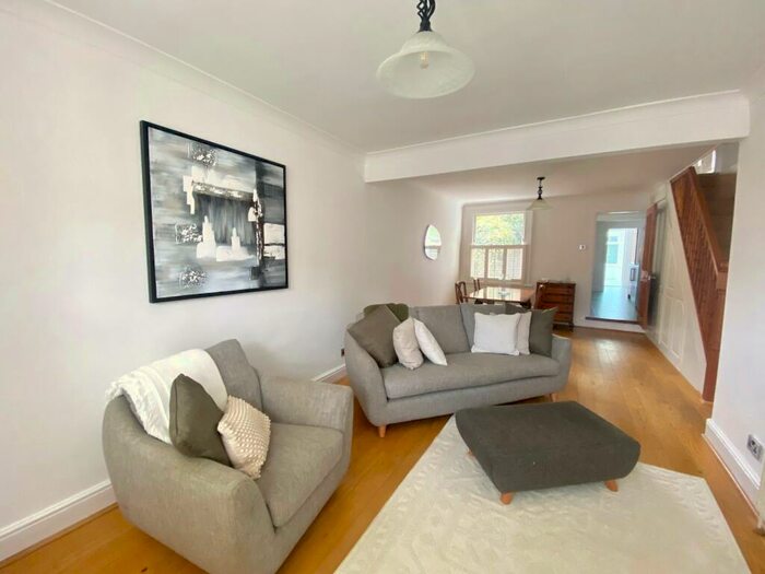 3 Bedroom Terraced House For Sale In Shrublands Avenue, Berkhamsted, HP4