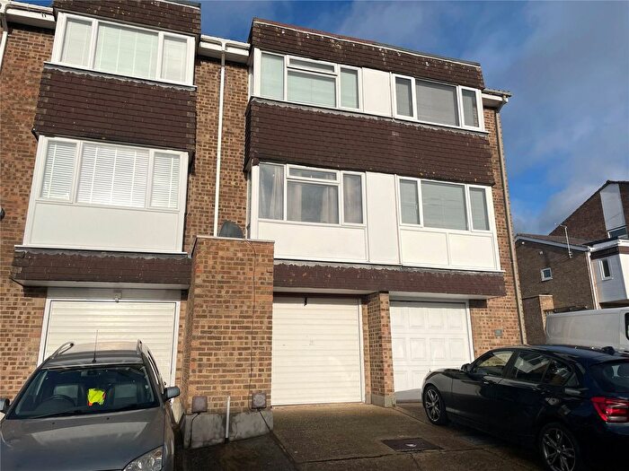 3 Bedroom Town House For Sale In Regency Court, Brentwood, Essex, CM14