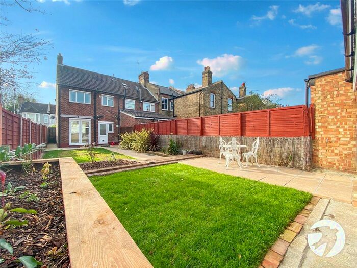 2 Bedroom Semi-Detached House To Rent In Plumstead High Street, Plumstead SE18