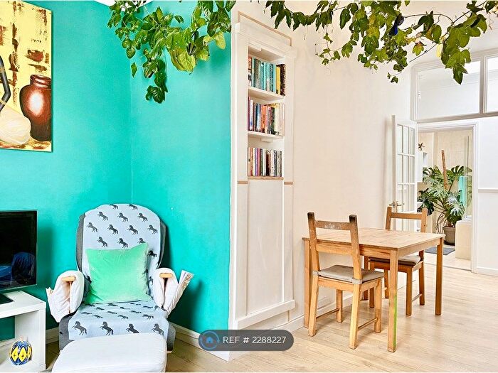 2 Bedroom Flat To Rent In Marine Terrace, Brighton, BN2