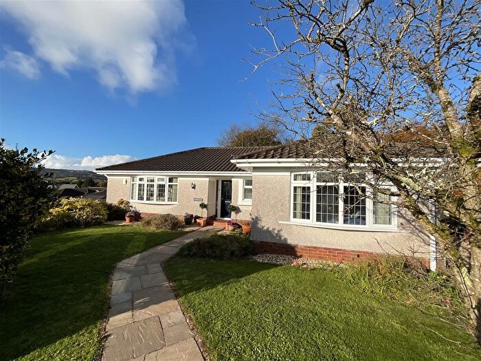 3 Bedroom Detached Bungalow For Sale In Heol Ceirios, Llandybie, Ammanford, SA18