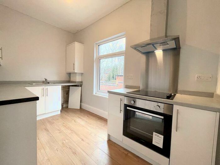 2 Bedroom Flat To Rent In Hartshill Road, Hartshill, Stoke-On-Trent, Staffordshire, ST4