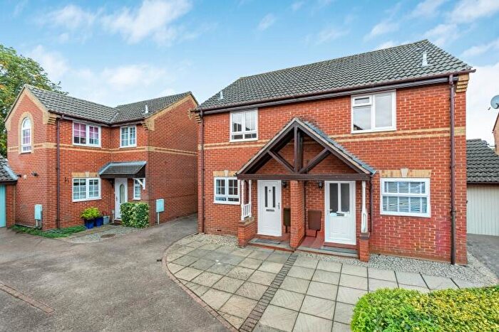 2 Bedroom Semi-Detached House To Rent In Coopers Gate Banbury, OX16