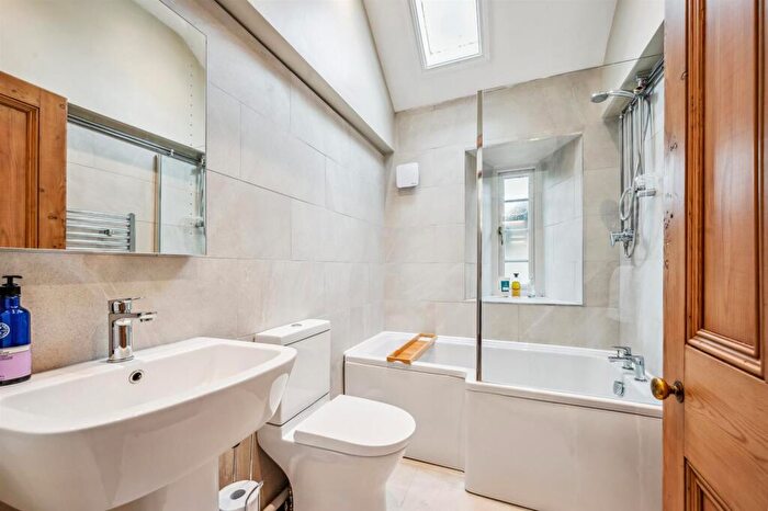 2 Bedroom Apartment For Sale In The Bank, Stoney Middleton, Hope Valley, S32