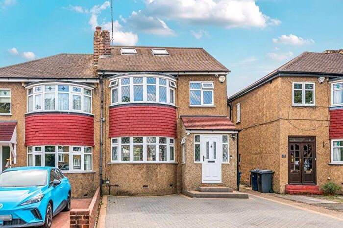 4 Bedroom Semi-Detached House For Sale In Avondale Avenue, Barnet, EN4