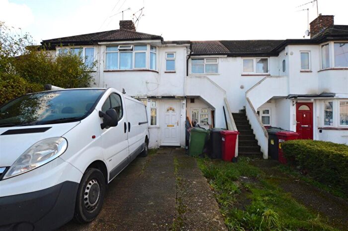 1 Bedroom Apartment For Sale In Lancaster Avenue, Slough, SL2