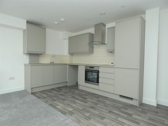 2 Bedroom Flat To Rent In Sea Road, Westgate-On-Sea CT8