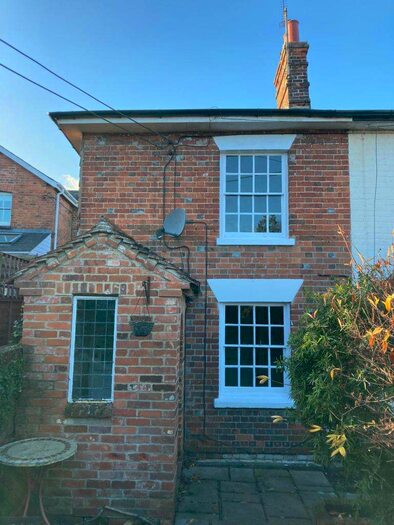 2 Bedroom End Of Terrace House To Rent In Hungerford, Berkshire, RG17