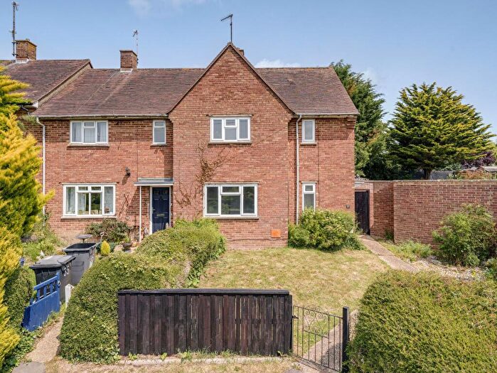 3 Bedroom End Of Terrace House To Rent In Bowley Road, Hailsham, BN27