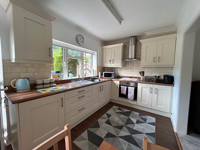 2 Bedroom End Of Terrace House To Rent In Troughbrook Road, Hollingwood, Chesterfield, S43