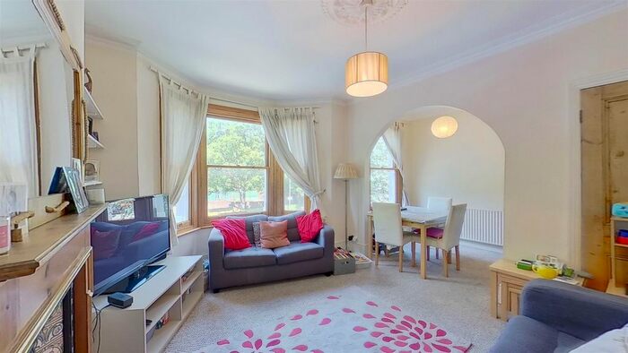 2 Bedroom Flat To Rent In Allfarthing Lane, London, SW18