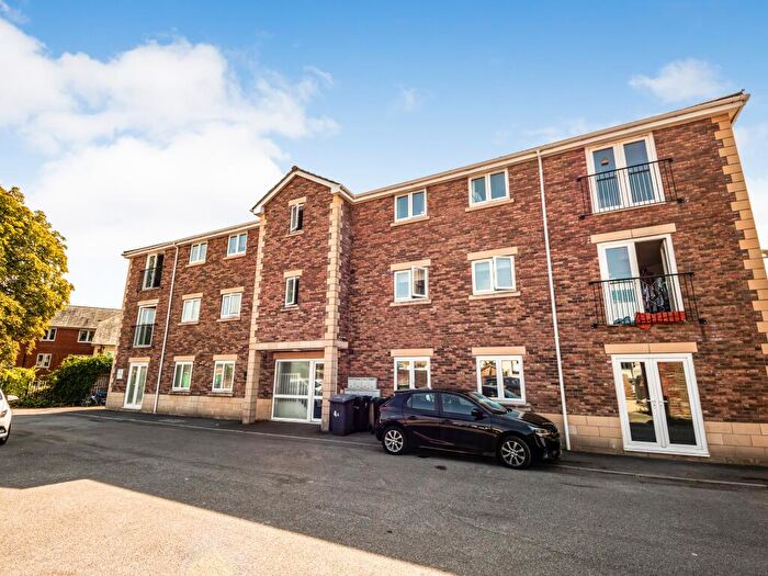 2 Bedroom Flat For Sale In Flat, Bolwell Place, Wiltshire, SN12