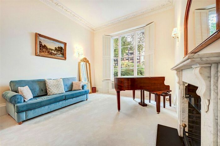 4 Bedroom Flat To Rent In Ovington Square, Knightsbridge, SW3