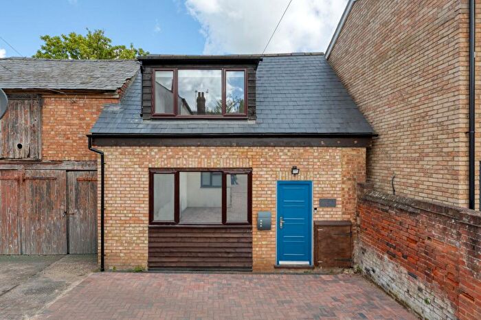 2 Bedroom House For Sale In Nightingale Road, Hitchin, SG5