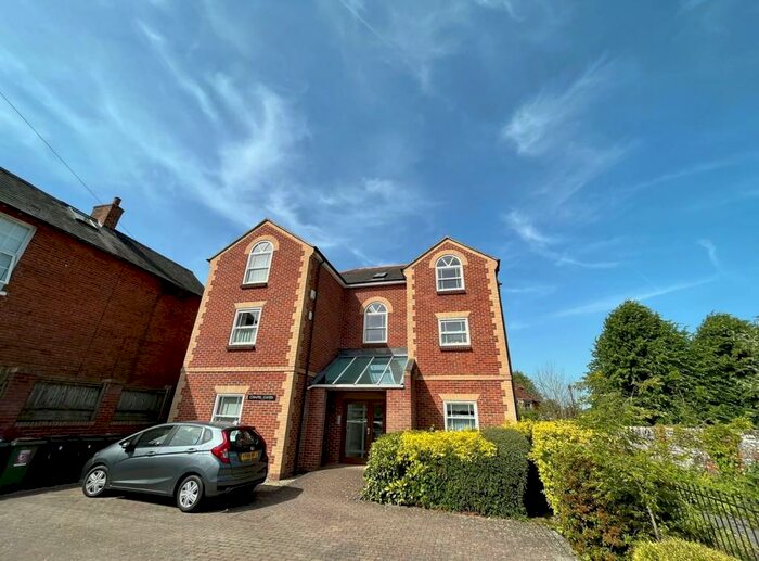 2 Bedroom Apartment To Rent In Newtown Road, Newbury, RG14