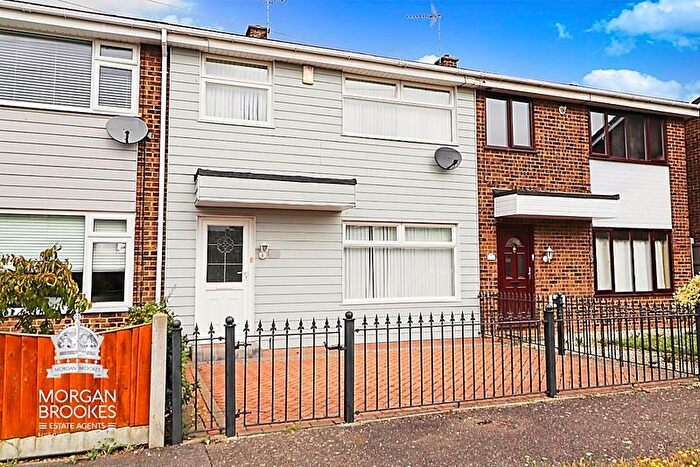 3 Bedroom Terraced House To Rent In Chiltern Approach, Canvey Island, SS8