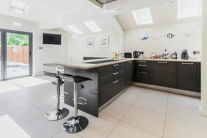 4 Bedroom Flat To Rent In Lysia Street, London SW6