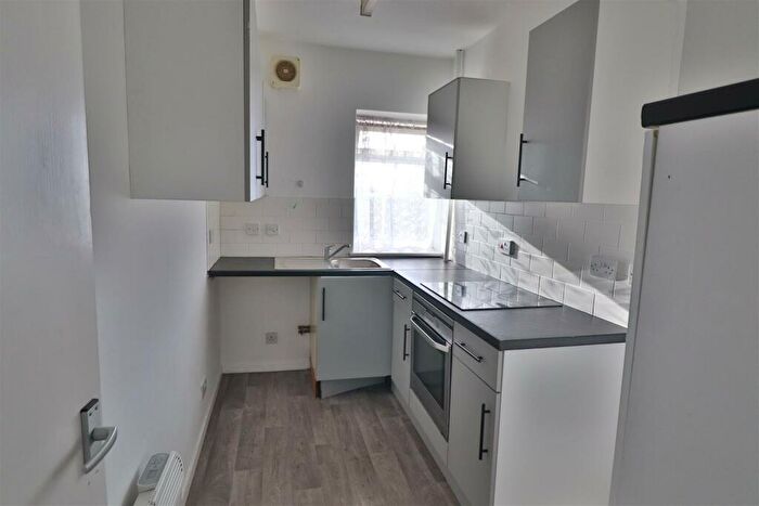 1 Bedroom Flat To Rent In Salvington Road, Worthing, BN13