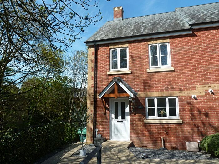 3 Bedroom End Of Terrace House To Rent In Flora Close, Exmouth, EX8