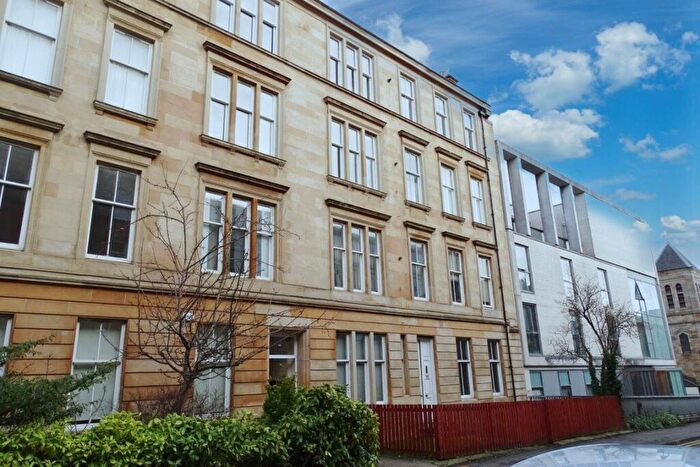 2 Bedroom Flat To Rent In Bedroom Flat At Hill Street, G3