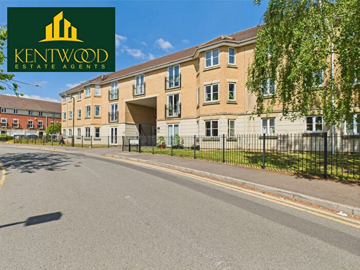 2 Bedroom Flat To Rent In Langley, SL3