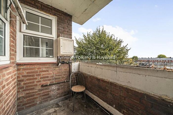 2 Bedroom Flat To Rent In Doddington Grove London, SE17