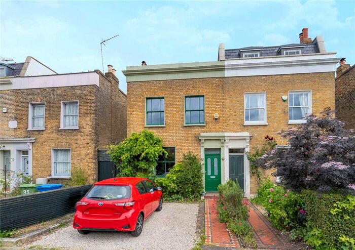 3 Bedroom Detached House To Rent In Crystal Palace Road, East Dulwich, London, SE22