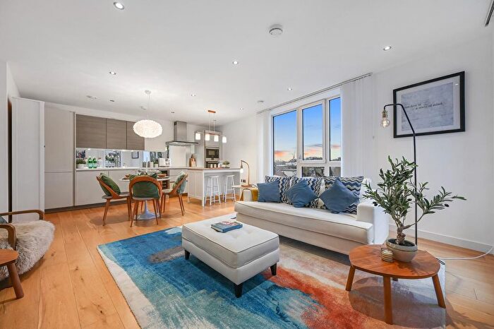 2 Bedroom Flat To Rent In Glenthorne Road, London, W6