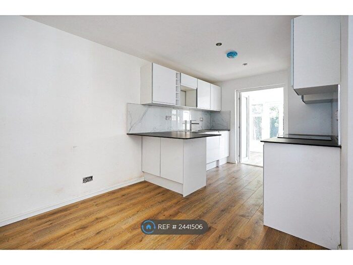 3 Bedroom Terraced House To Rent In Trafalgar Road, London, SE10
