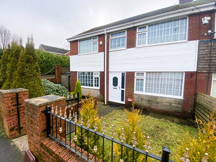 5 Bedroom Town House For Sale In Rushton Grove, Moorside, Oldham, OL4