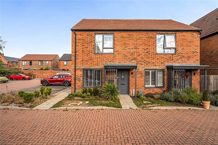 2 Bedroom Semi Detached House For Sale In Rosa Close, Godalming, Surrey, GU7