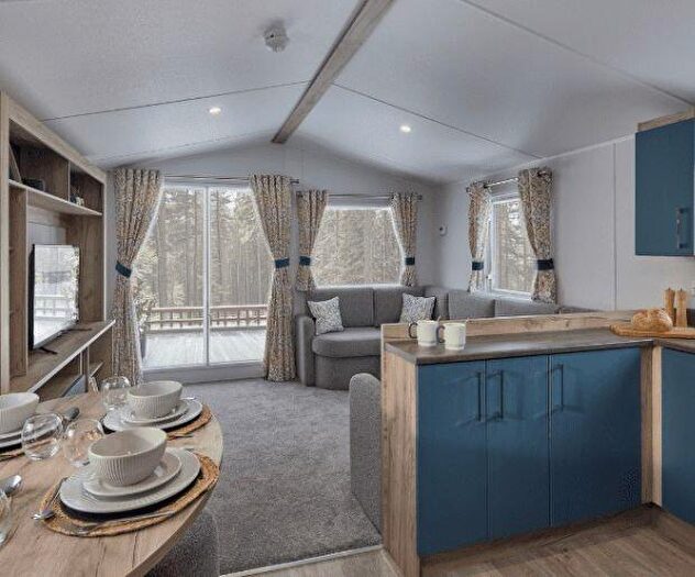 2 Bedroom Park Home For Sale In Hoburne Bashley Holiday Park, BH25
